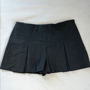 Zara Black Pleated Skorts with Streamlined Waistband